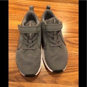 Nike Downshifter sneakers for little boys